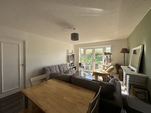 Lounge- click for photo gallery